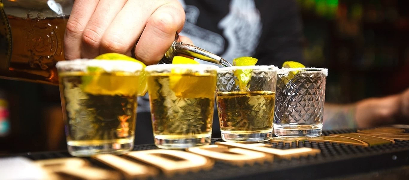 Προσοχή στο ποτό που ανεβάζει την πίεση και θέτει σε κίνδυνο την καρδιά